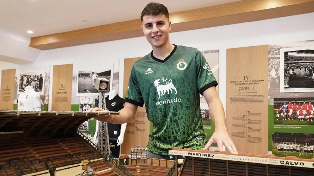 Iv&aacute;n Morante, jugador del Ibiza, se incorpora a la plantilla del Racing de Santander este mi&eacute;rcoles. EFE/ Real Racing Club