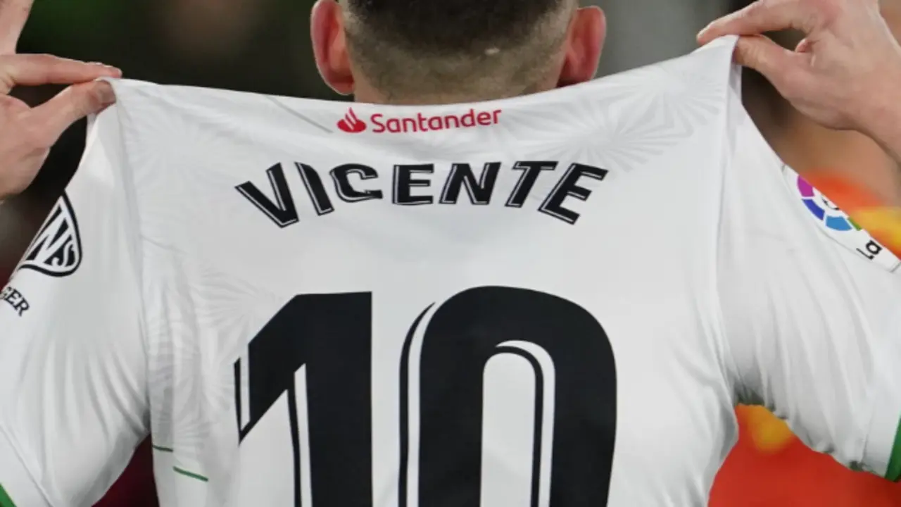El jugador del Racing de Santander, &Iacute;&ntilde;igo Vicente.
