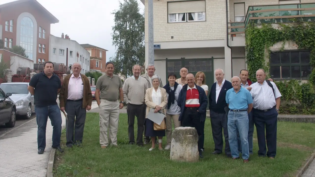 Ruta conmemorativa por los mojones entre Astillero y Guarnizo por el 15 aniversario de la recuperaci&oacute;n de los l&iacute;mites hist&oacute;ricos entre ambas localidades. / Alerta