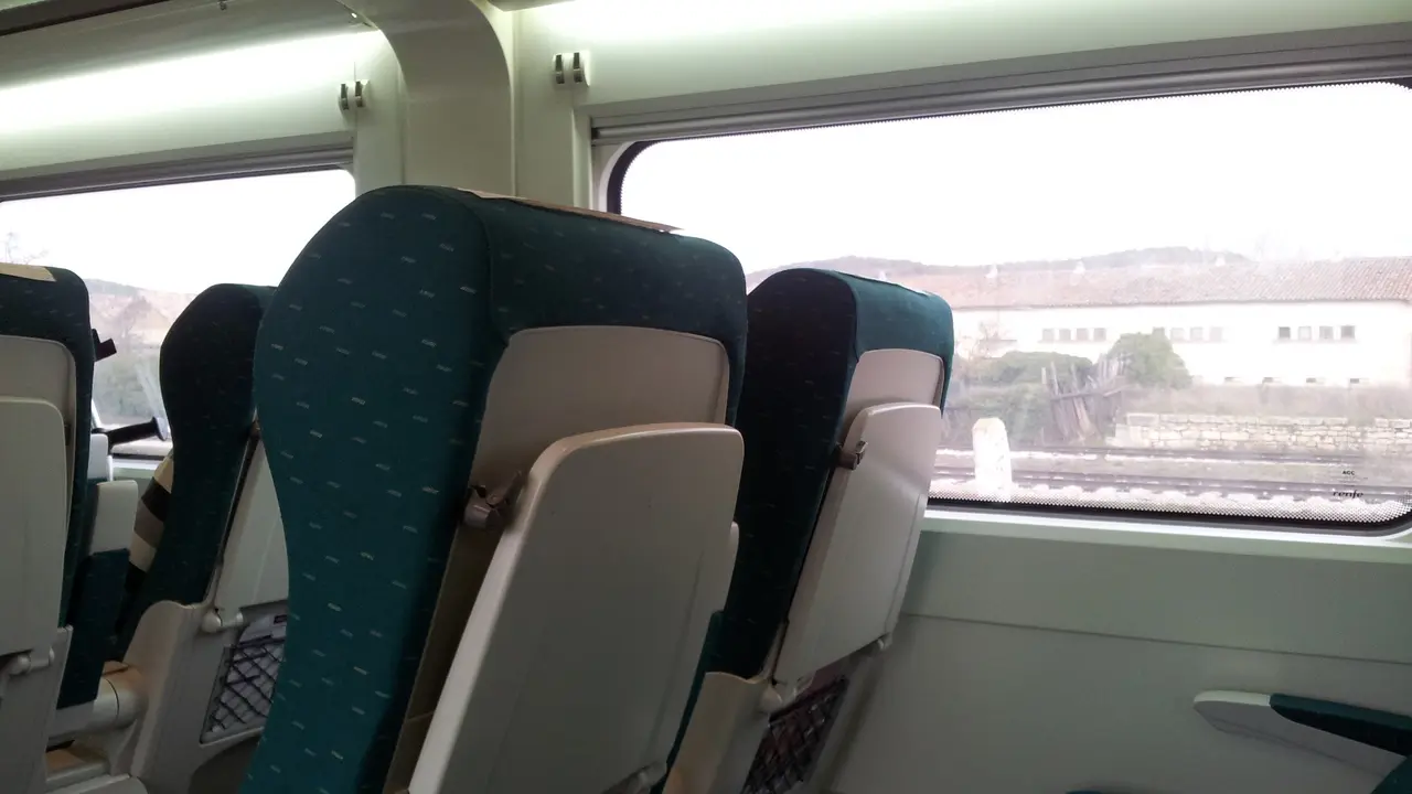 Interior de un tren de RENFE. / ALERTA