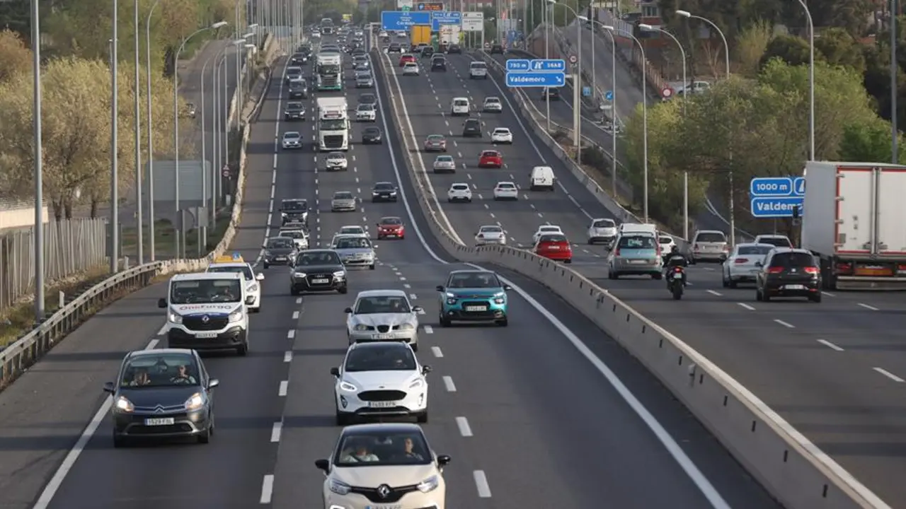 La entrada a Madrid por la autov&iacute;a A-4. EFE / Kiko Huesca