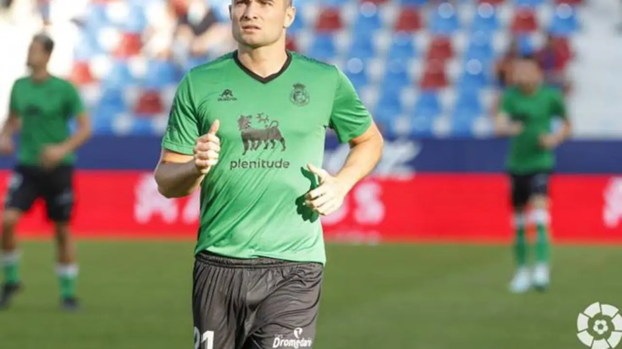 El jugador del racing, Aldasoro.