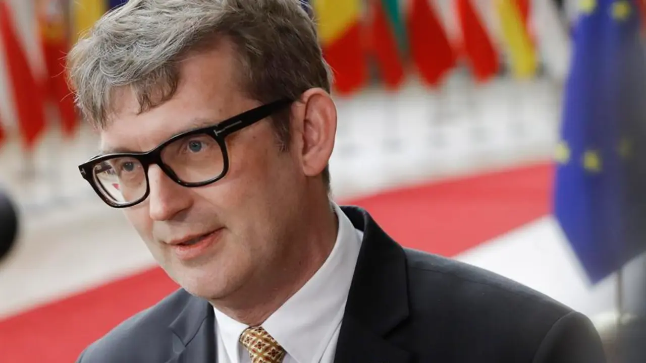 El ministro dan&eacute;s de Defensa, Troels Lund Poulsen, en Bruselas. EFE / Oliver Hoslet