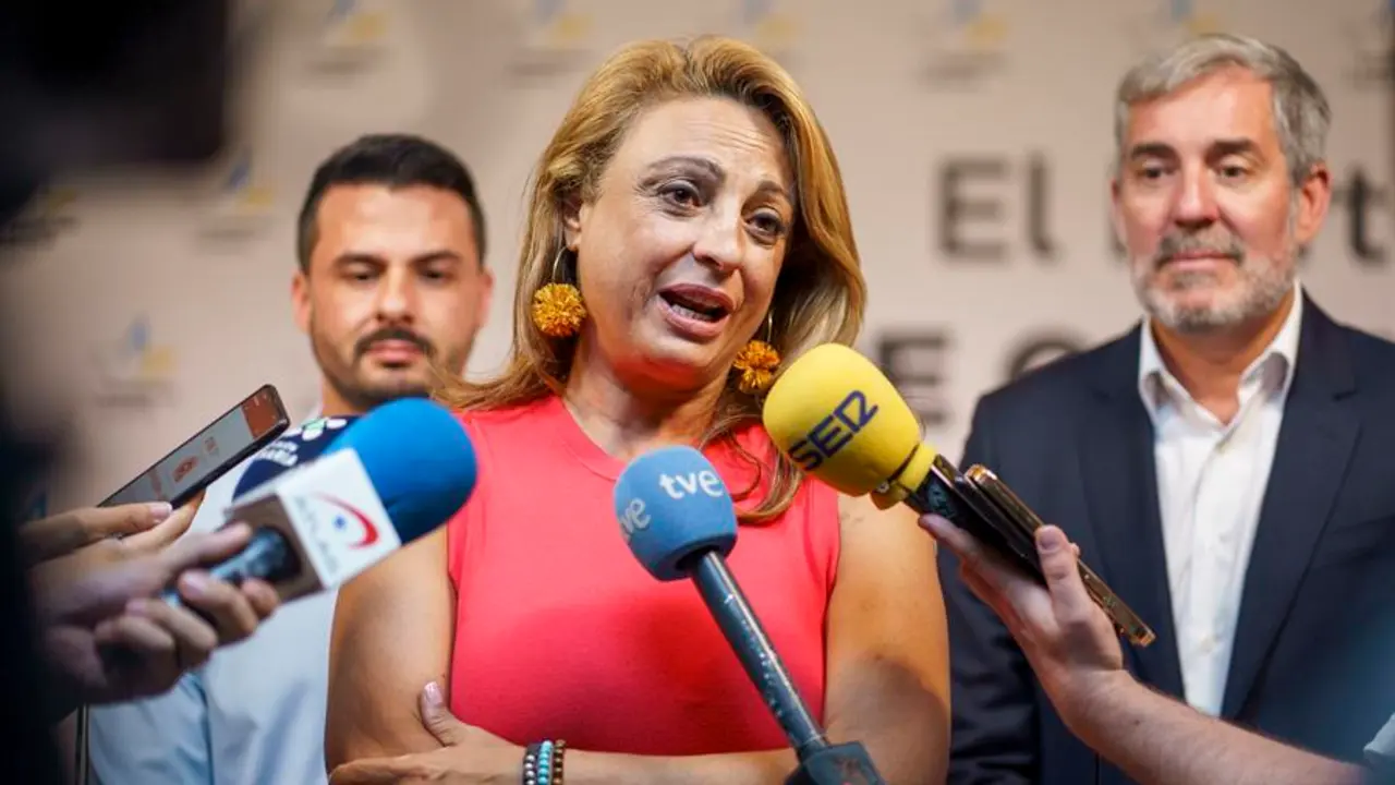 La &uacute;nica diputada de Coalici&oacute;n Canaria, Cristina Valido, ser&aacute; determinante ma&ntilde;ana en la elecci&oacute;n de la Presidencia del Congreso si los grupos de izquierdas y nacionalistas consiguen que los ocho parlamentarios de Junts per Catalunya se abstengan.