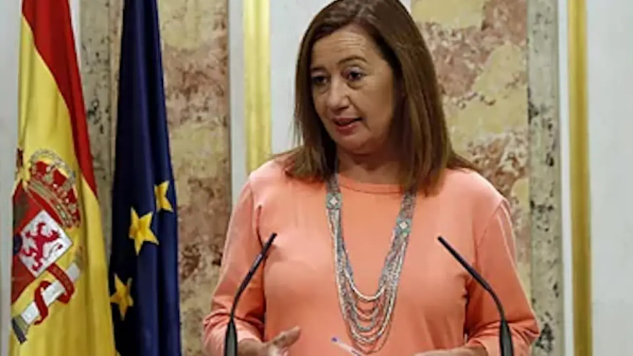 Francina Armengol, durante la designaci&oacute;n de Feij&oacute;o como candidato a la investidura. J.P.GANDUL EFE