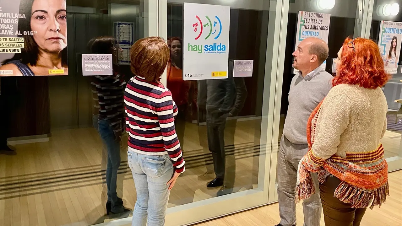Vista de una exposici&oacute;n sobre violencia de g&eacute;nero en Tabacalera. EP
