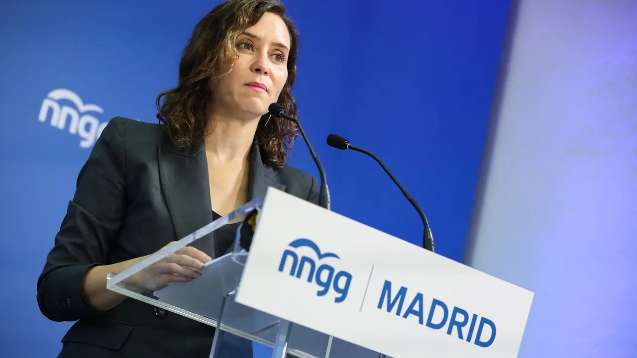 La presidenta de la Comunidad de Madrid, Isabel D&iacute;az Ayuso, interviene en la clausura de la I Academia de la Juventud Madrile&ntilde;a. EP / Rafael Bastante