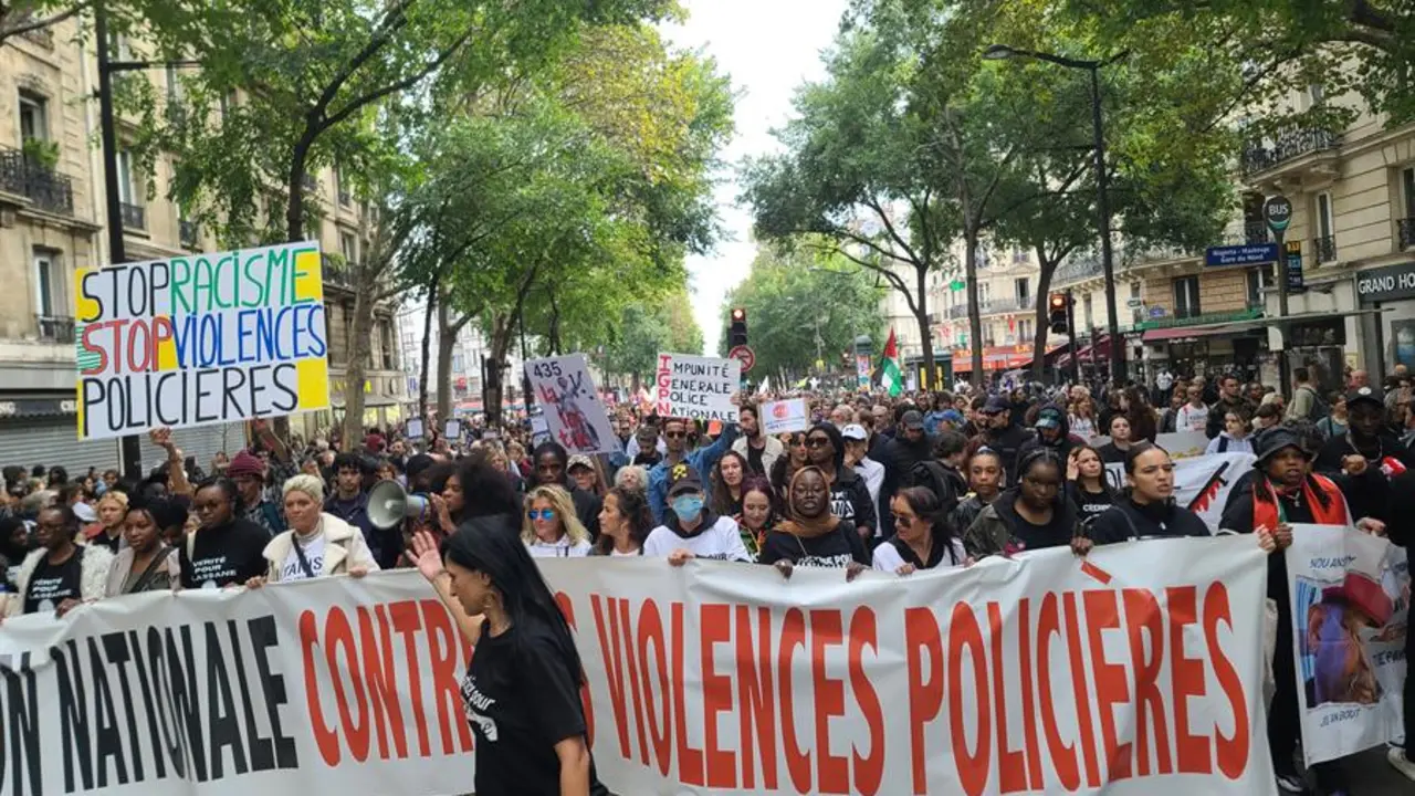 Manifestaci&oacute;n de este s&aacute;bado en Par&iacute;s contra la violencia policial, el "racismo sist&eacute;mico" y en favor de las libertades p&uacute;blicas. EFE / Edgar Sapi&ntilde;a Manchado