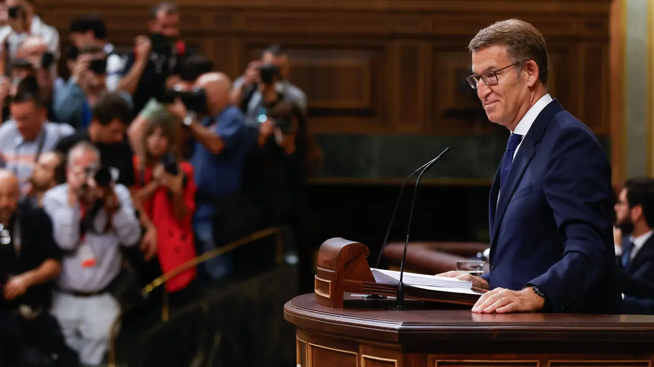 El presidente del PP y candidato a la presidencia del Gobierno, Alberto N&uacute;&ntilde;ez Feij&oacute;o, durante su intervenci&oacute;n en la primera sesi&oacute;n del debate de su investidura este martes en el Congreso. EFE/Juan Carlos Hidalgo