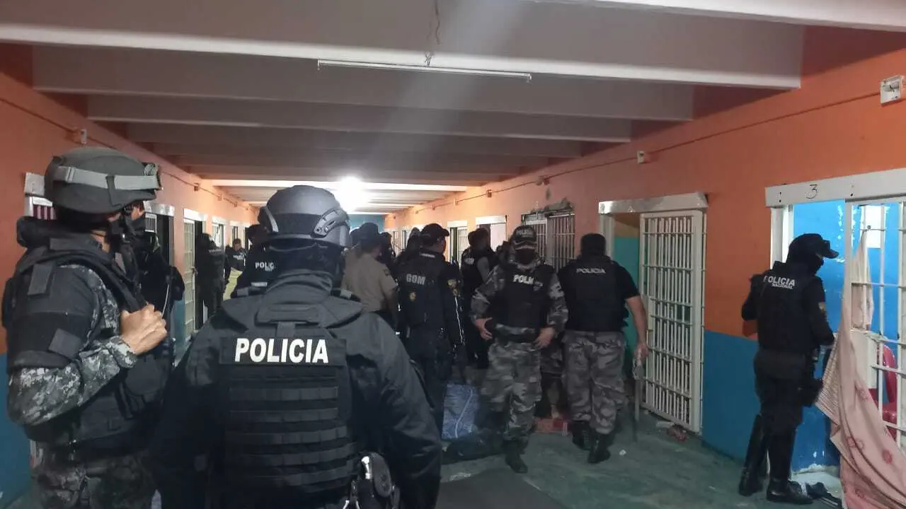 La polic&iacute;a en una c&aacute;rcel de Ecuador. / EP