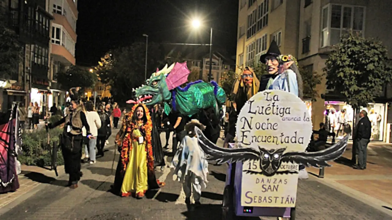 Pasacalles de la pasada edici&oacute;n de &lsquo;La Noche Encuentada&rsquo; de Reinosa. / AEE