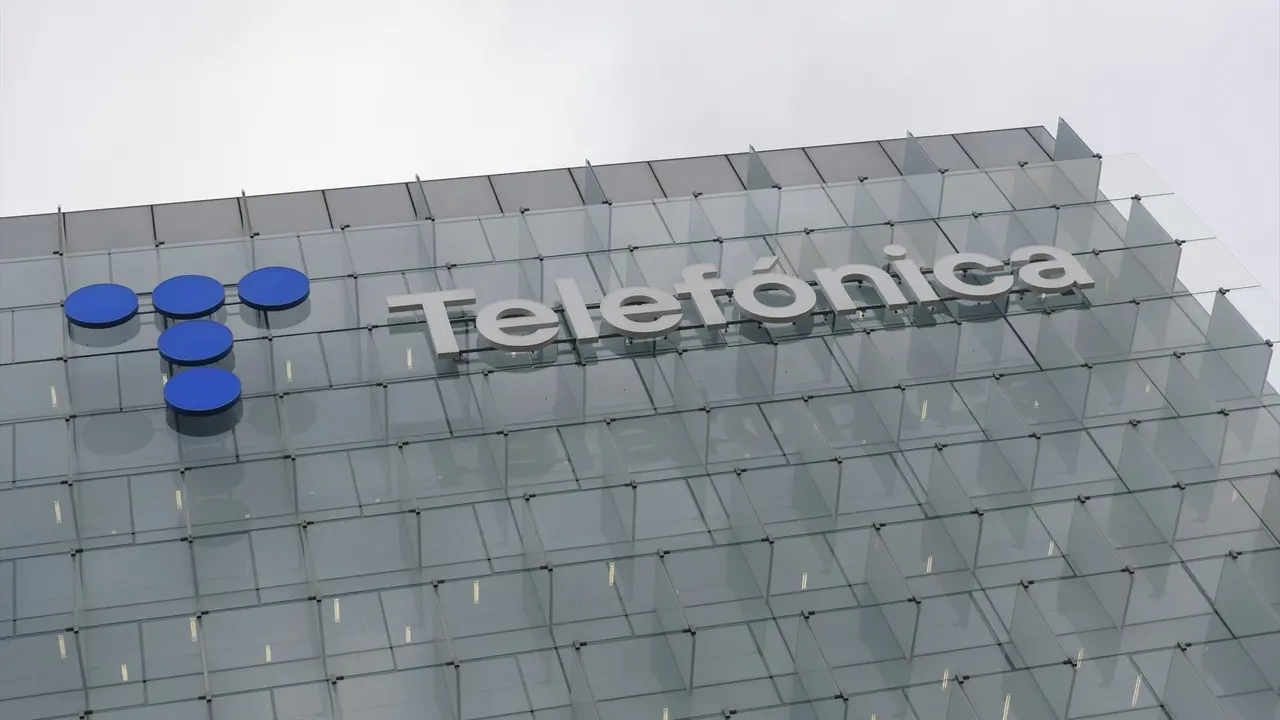 Exterior de la sede de Telef&oacute;nica. EP / Eduardo Parra