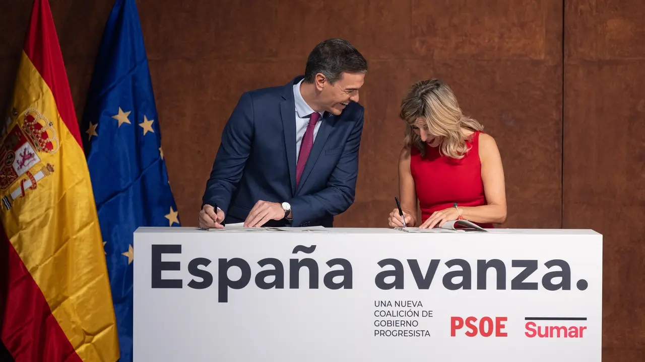 El presidente del Gobierno en funciones, Pedro S&aacute;nchez y la l&iacute;der de Sumar y vicepresidenta segunda del Gobierno y ministra de Trabajo en funciones, Yolanda D&iacute;az. EP / Eduardo Parra