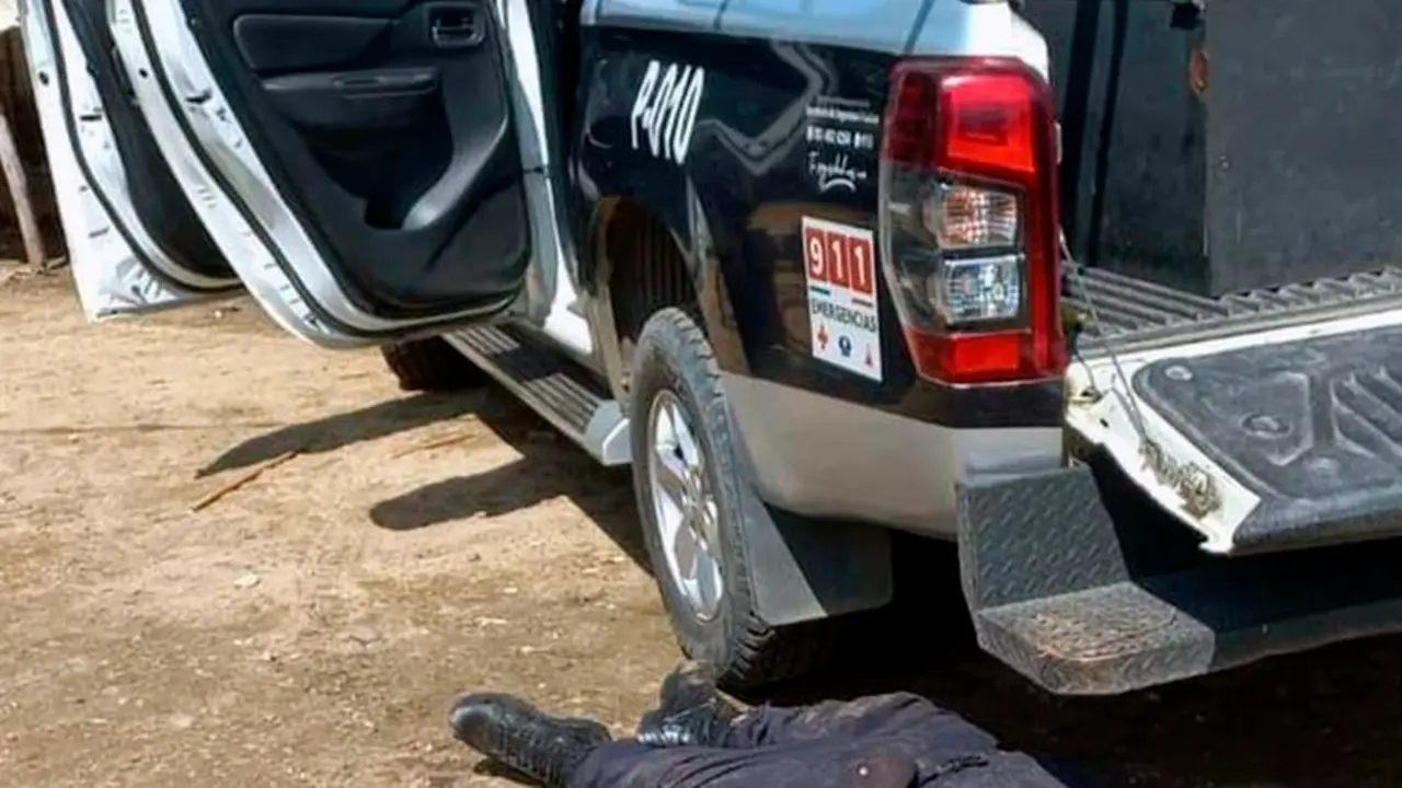 Fotograf&iacute;a del lugar donde fueron asesinados al menos 11 polic&iacute;as en Coyuca de Ben&iacute;tez estado de Guerrero (M&eacute;xico). EFE / Str