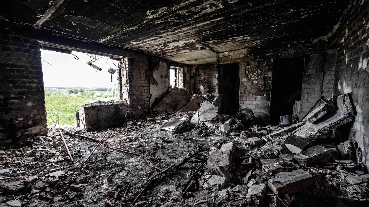 Edificio destruido por los ataques de Rusia contra la localidad de Izium. EP / Archivo