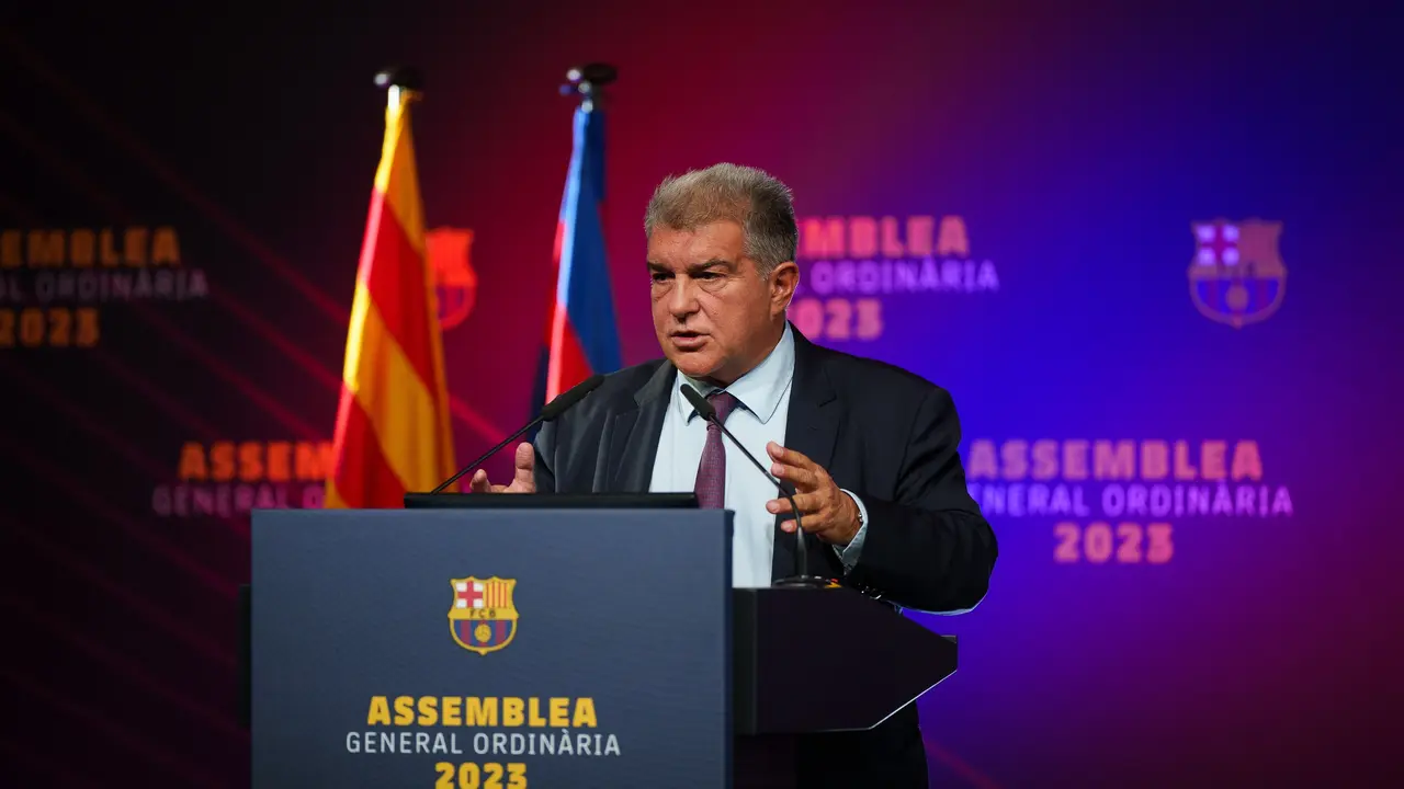 El presidente del FC Barcelona, Joan Laporta, durante la Asamblea de Compromisarios del club. / Germ&aacute;n Parga