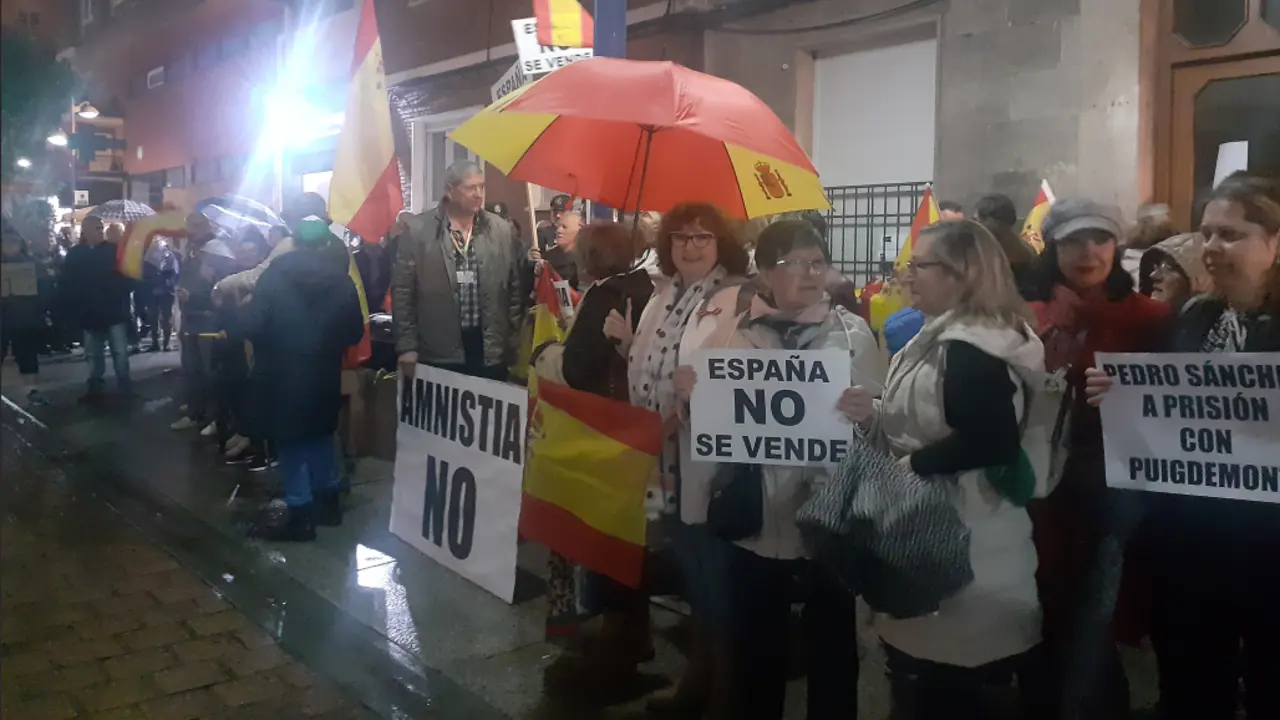 Las calles de Santo&ntilde;a se vistieron de descontento y determinaci&oacute;n cuando un grupo de ciudadanos.