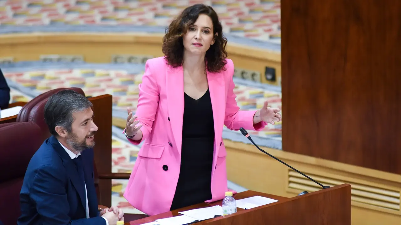 La presidenta de la Comunidad de Madrid, Isabel D&iacute;az Ayuso, interviene durante un pleno en la Asamblea de Madrid. EP / Gustavo Valiente