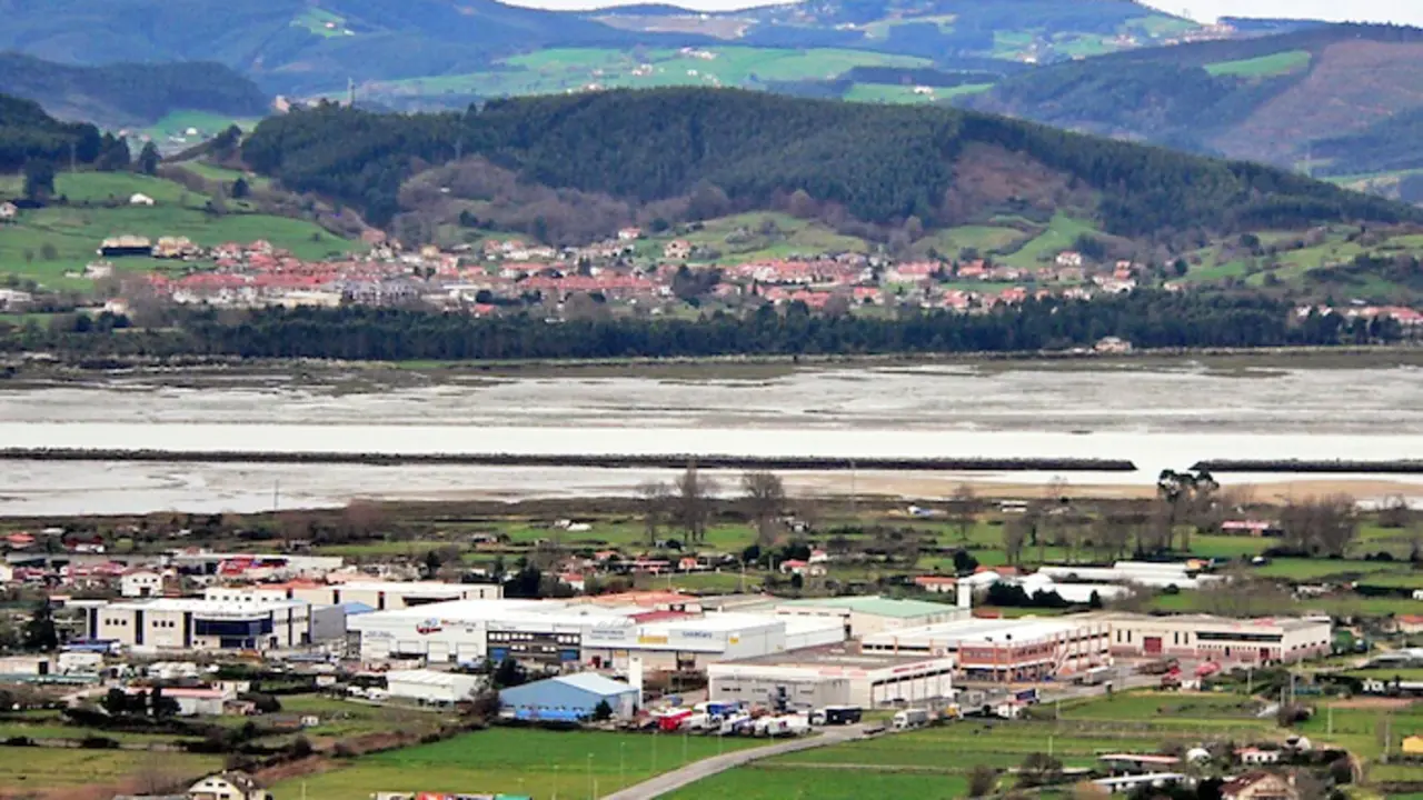 Empresas En Un Pol&iacute;gono Industrial En Laredo (Cantabria)
AYTO LAREDO
(Foto de ARCHIVO)
16/4/2012
