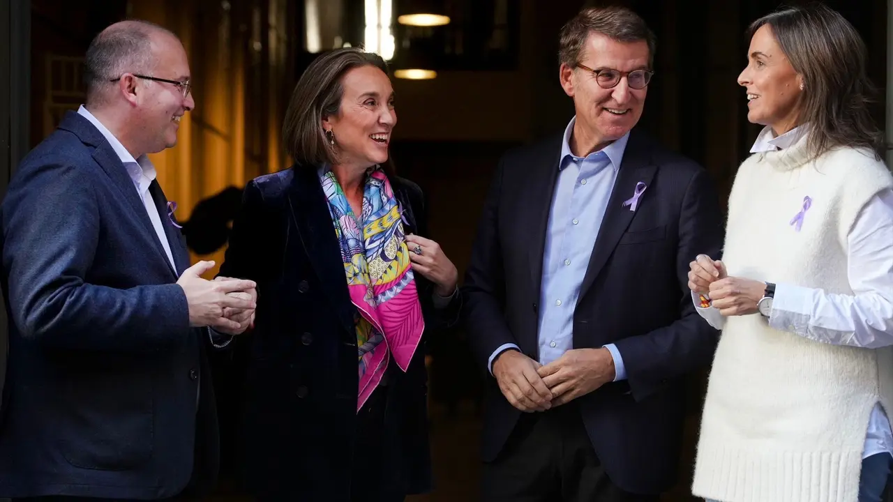 El l&iacute;der del PP, Alberto N&uacute;&ntilde;ez Feij&oacute;o, junto a la secretaria general del PP, Cuca Gamarra, el futuro portavoz en el Congreso, Miguel Tellado, la futura vicesecretaria de Organizaci&oacute;n, Carmen F&uacute;nez. EP