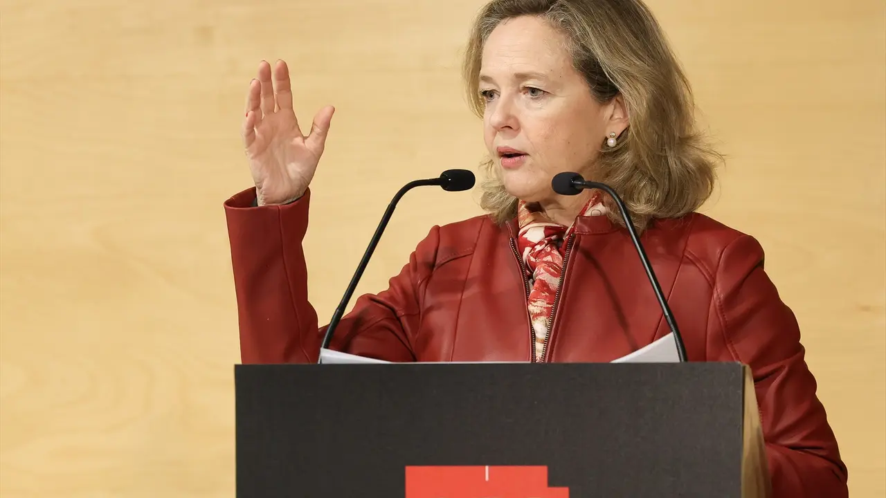 La vicepresidenta primera y ministra de Econom&iacute;a, Comercio y Empresa, Nadia Calvi&ntilde;o. EP / Marta Fern&aacute;ndez