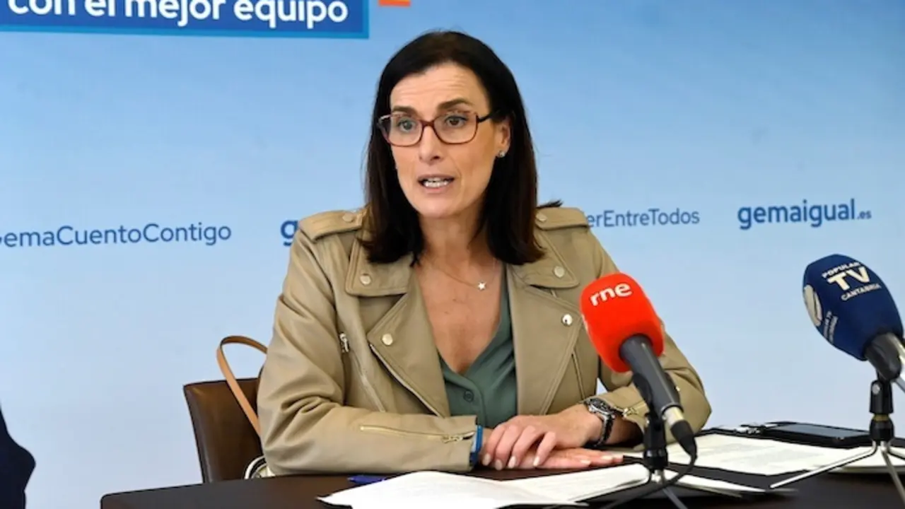 La alcaldesa de Santander, Gema Igual, durante la rueda de prensa. / A.E.