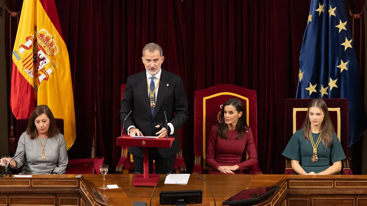 El Rey Felipe VI interviene durante la Solemne Sesi&oacute;n de Apertura de las Cortes Generales de la XV Legislatura, en el Congreso de los Diputados. EP / E. Parra