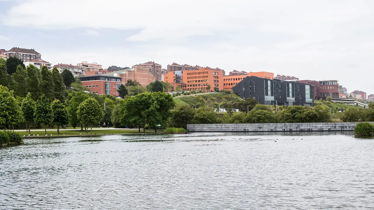 Campus de la Universidad de Cantabria desde el parque de Las Llamas. / Alerta