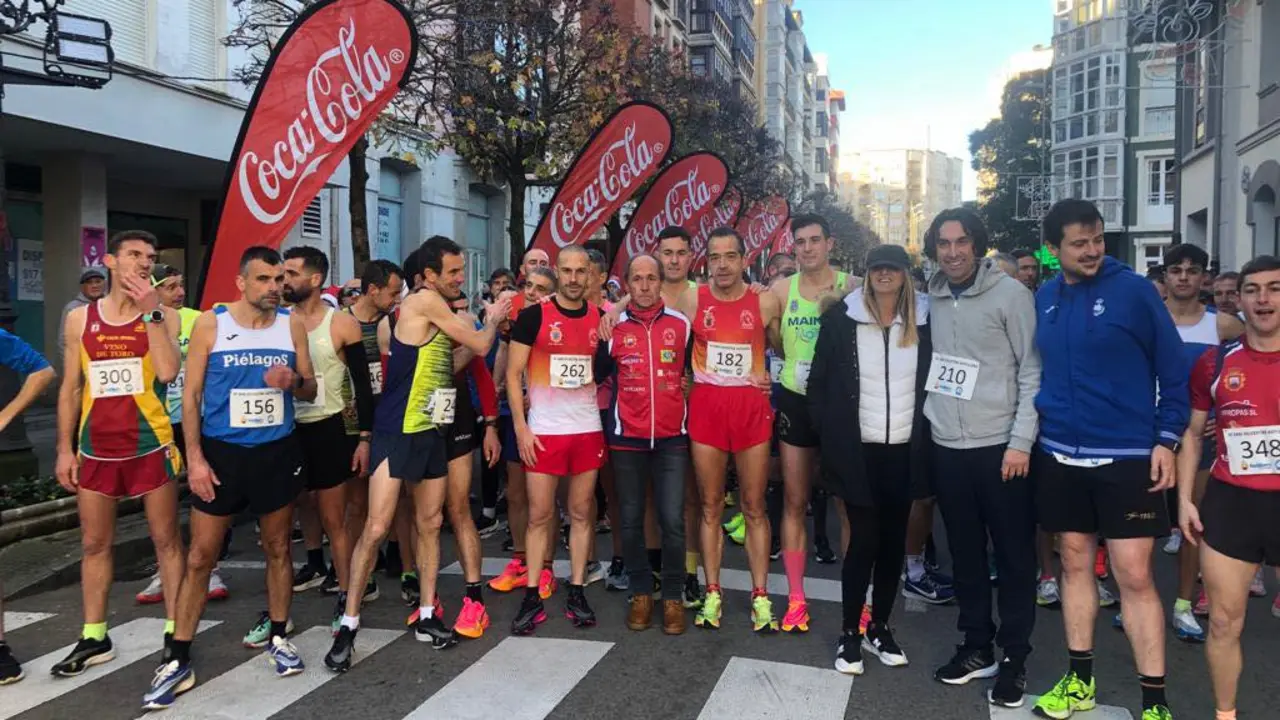 Los corredores durante la prueba en la localidad c&aacute;ntabra de Astillero.