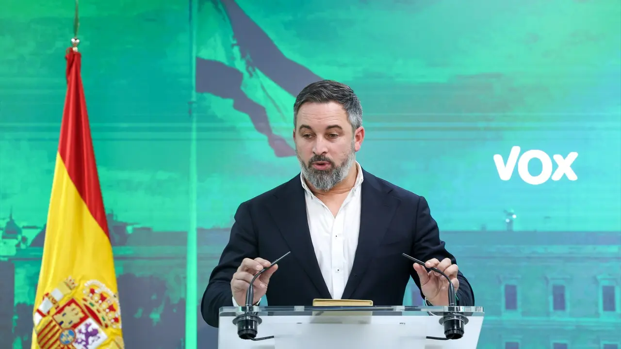 El l&iacute;der de VOX, Santiago Abascal, durante una rueda de prensa tras la reuni&oacute;n del Comit&eacute; de Acci&oacute;n Pol&iacute;tica de Vox. EP / Marta Fern&aacute;ndez