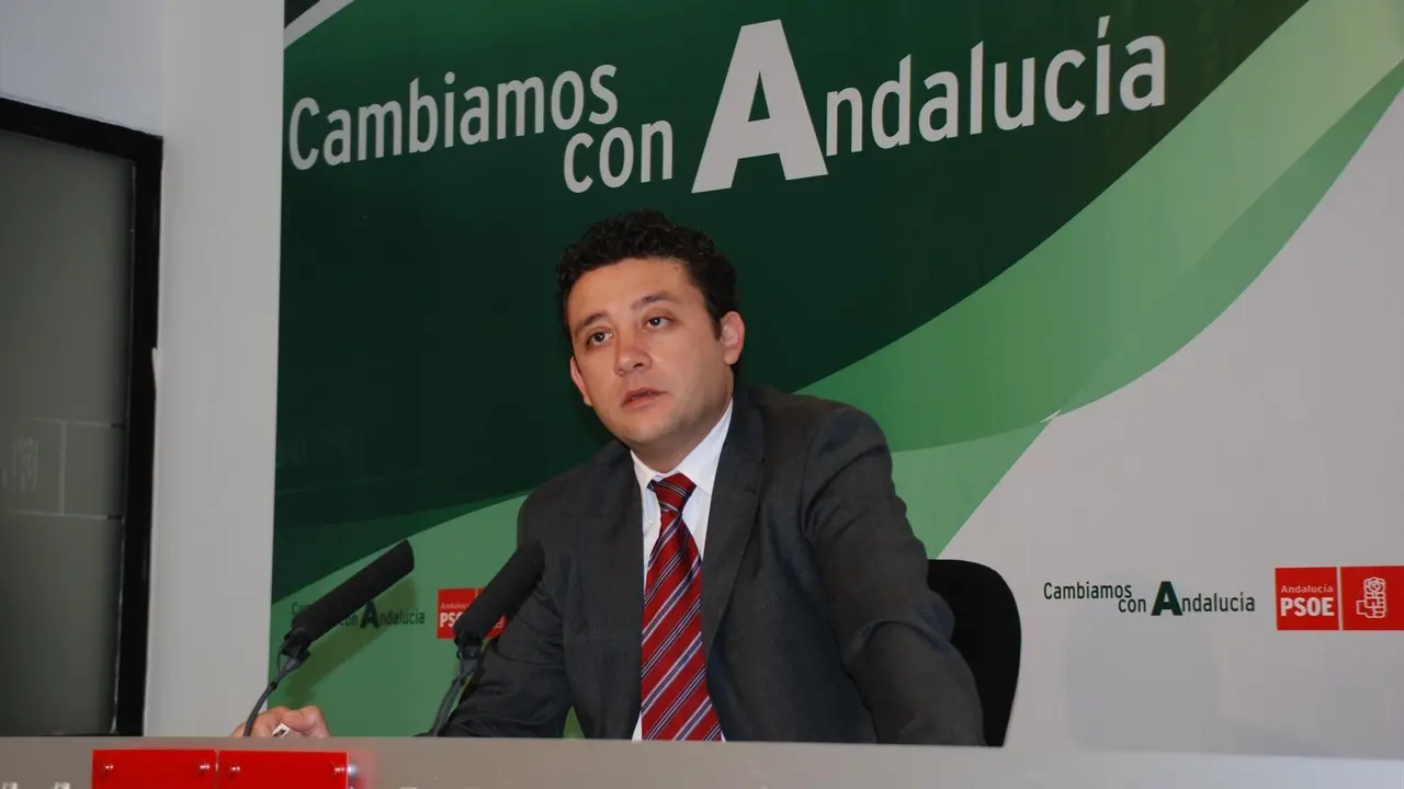 Rafael Velasco del PSOE de Andaluc&iacute;a en rueda de prensa en diciembre de 2017. EP / Archivo