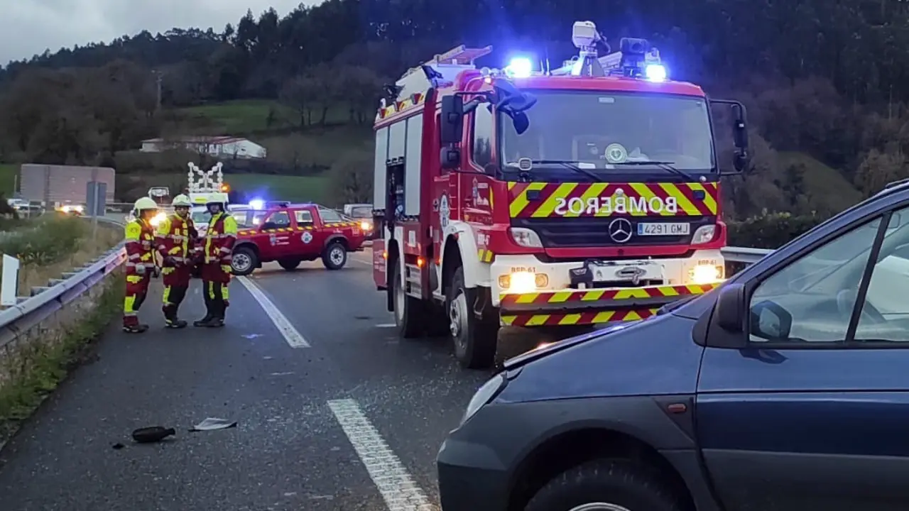 Accidente en la A-67 en Los Corrales de Buelna.