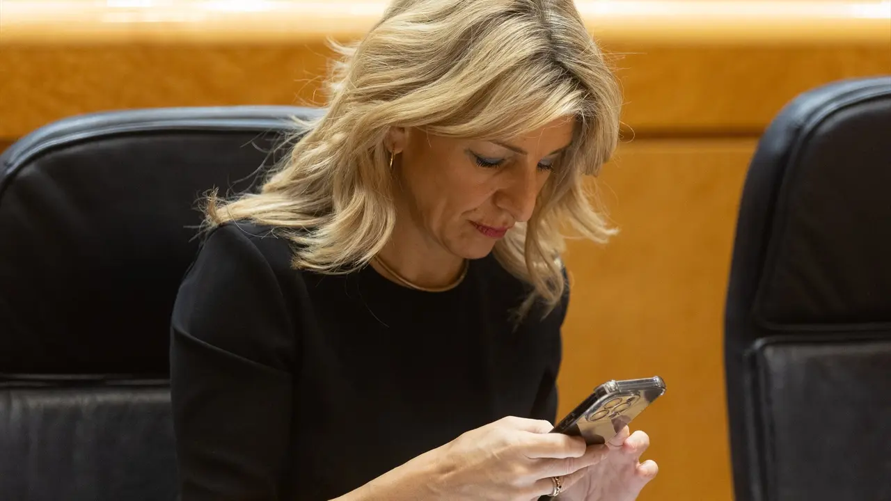 La vicepresidenta segunda y ministra de Trabajo, Yolanda D&iacute;az, durante un pleno del Congreso de los Diputados. EP / Eduardo Parra