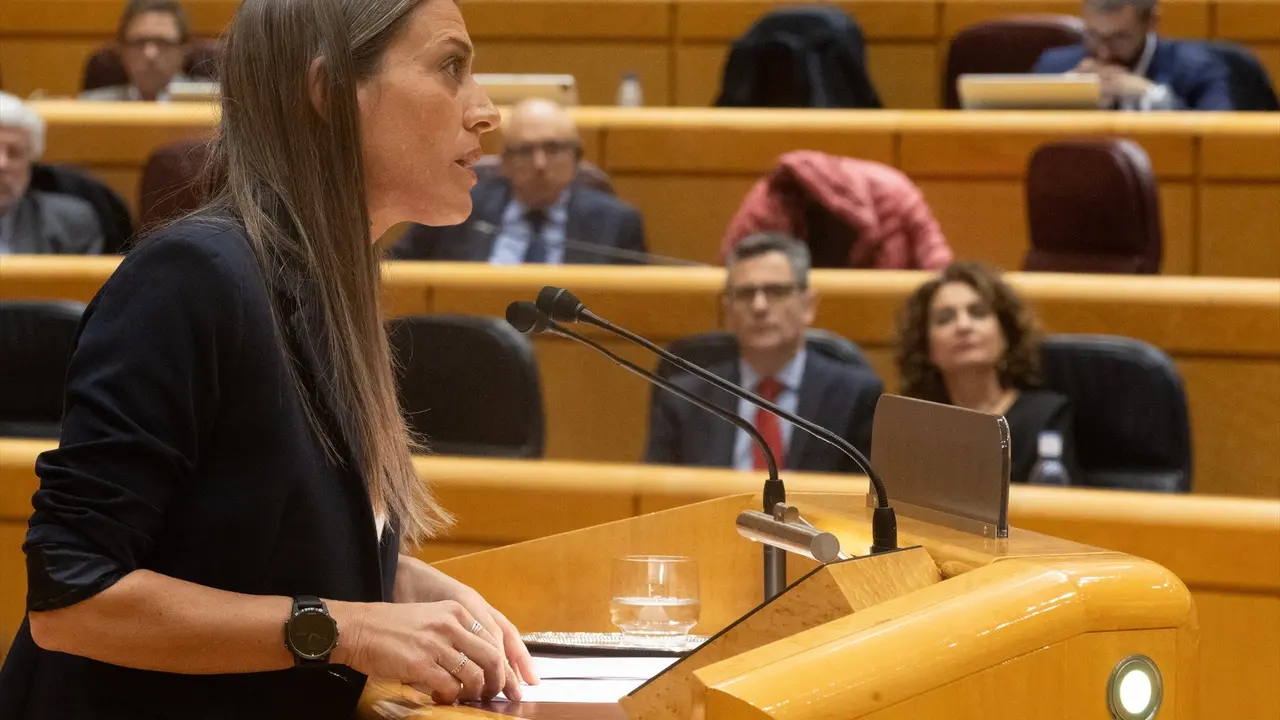 La portavoz de Junts en el Congreso, Miriam Nogueras, interviene durante un pleno del Congreso de los Diputados. EP / Eduardo Parra