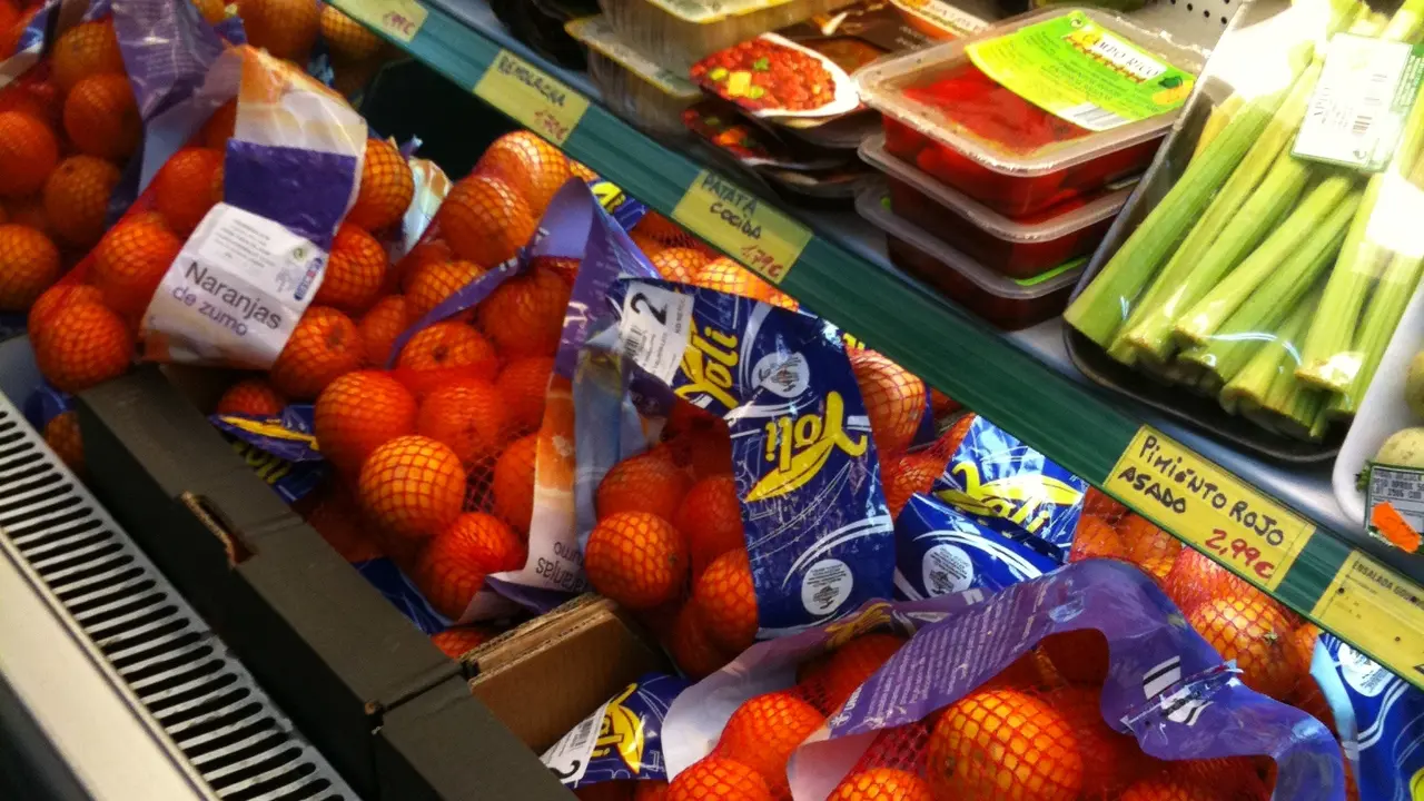 Alimentos en un supermercado. EP