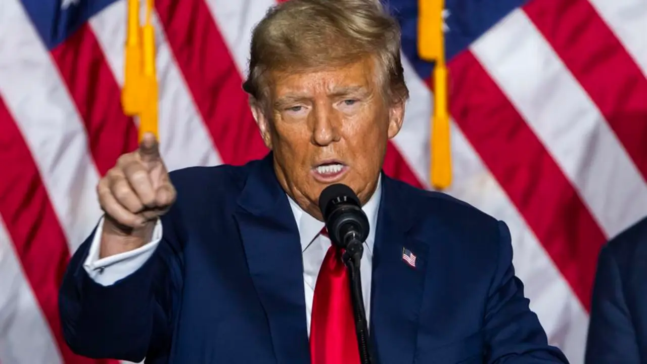 El expresidente estadounidense Donald Trump y precandidato a la Casa Blanca en 2024 da un discurso. / Jim Lo Scalzo