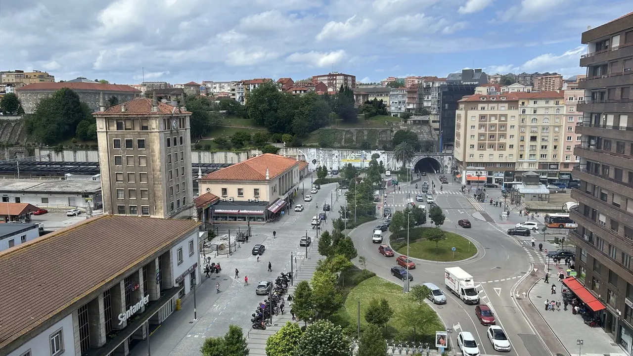 Calles entre la estaci&oacute;n de tren y autob&uacute;s de Santander. EP
