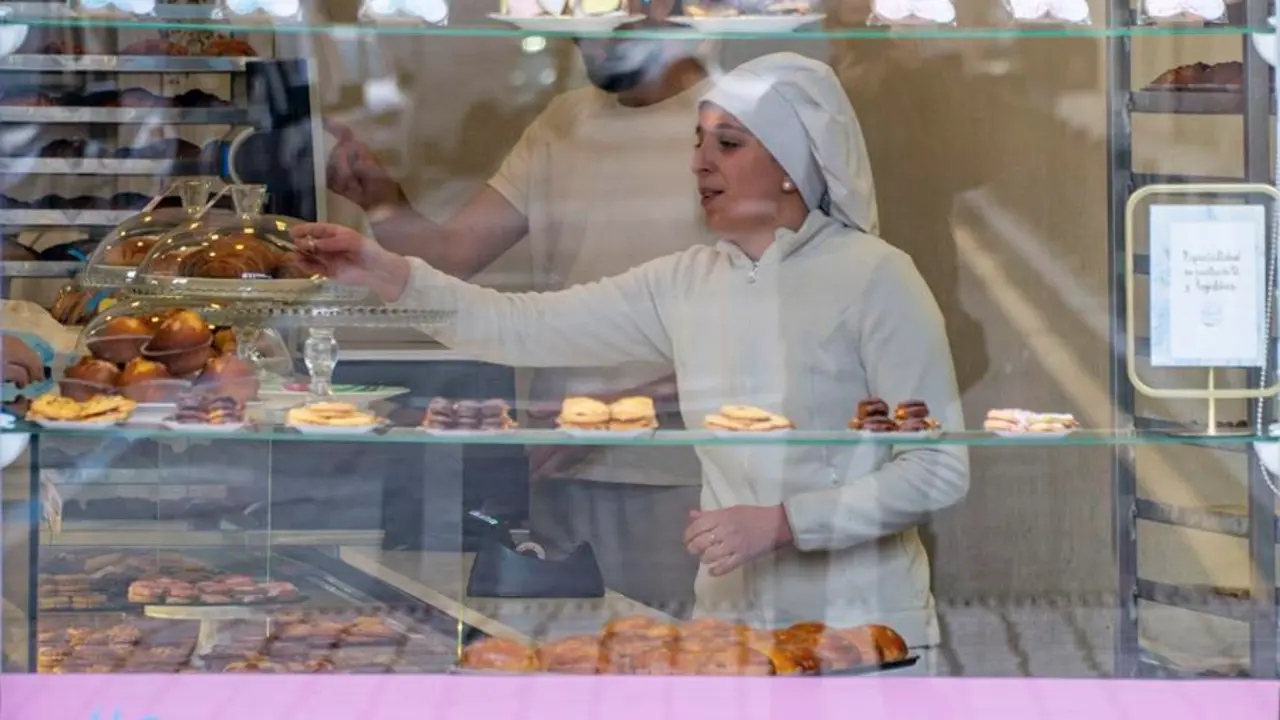 Vista de una pasteler&iacute;a este viernes en Santander. EFE / Rom&aacute;n G. Aguilera