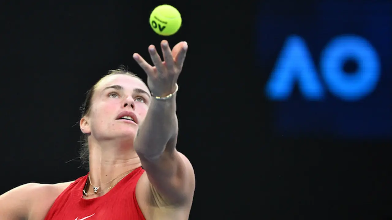 Aryna Sabalenka of Belarus prepares to serve during the Women&rsquo;s Singles Final against Qinwen Zheng of China on Rod Laver Arena on Day 14 of the 2024 Australian Open at Melbourne Park in Melbourne, Thursday, January 25, 2024. (AAP Image/James Ross) NO ARCHIVING, EDITORIAL USE ONLY
AAPIMAGE / DPA
27/1/2024 ONLY FOR USE IN SPAIN