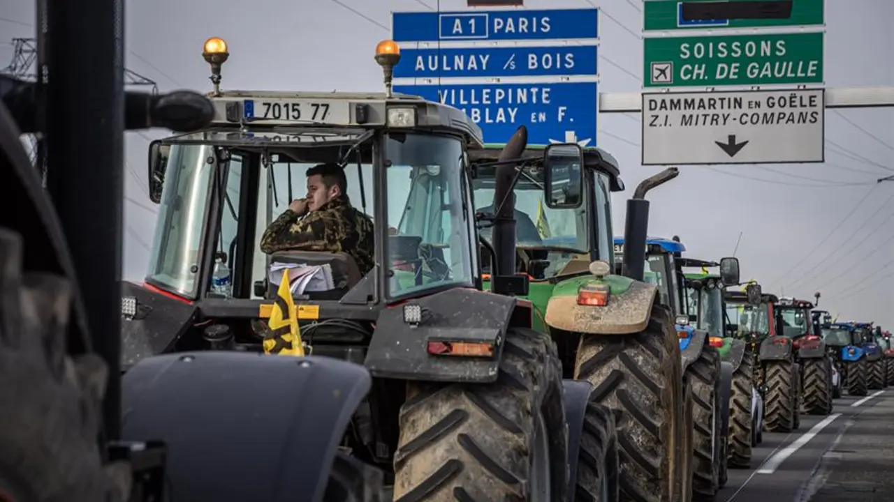 Agricultores franceses durante una protesta esta semana. EFE / CHRISTOPHE PETIT TESSON