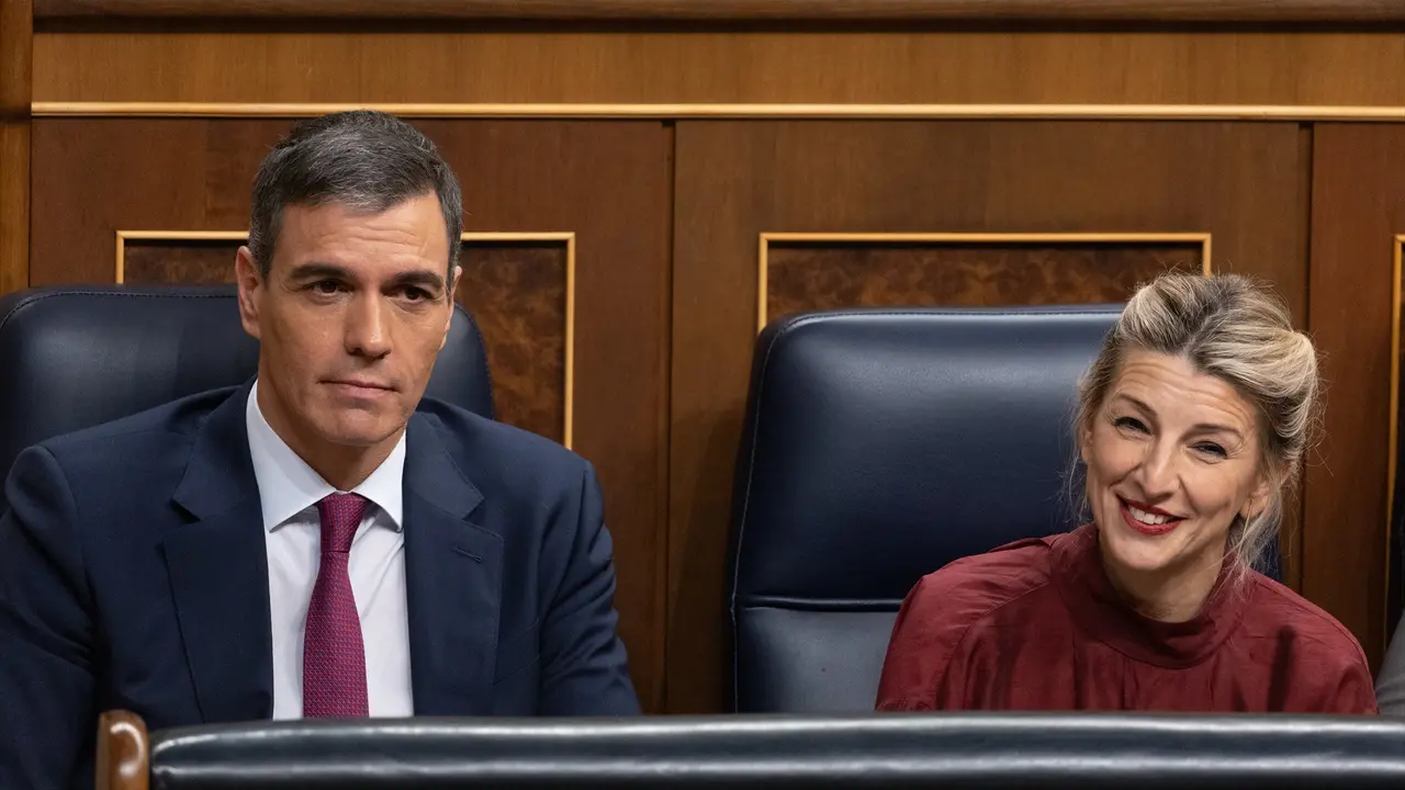 El presidente del Gobierno, Pedro S&aacute;nchez y la vicepresidenta segunda y ministra de Trabajo, Yolanda D&iacute;az. EP / Eduardo Parra