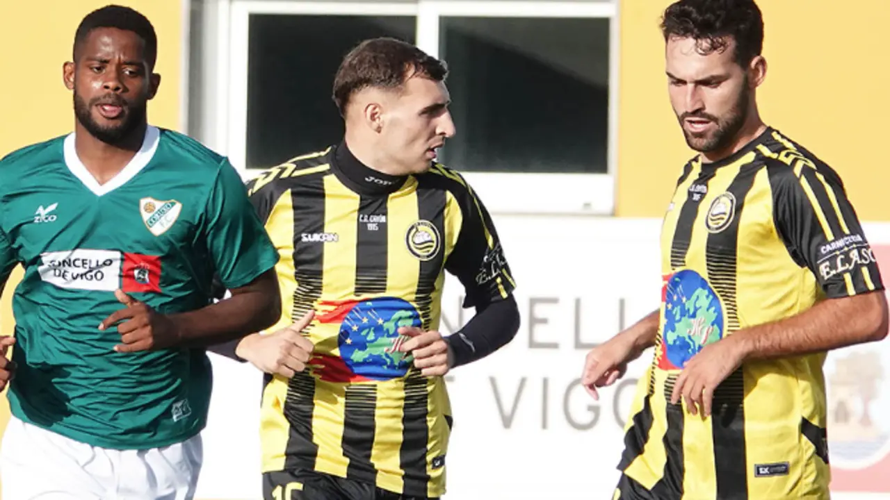 De un bache de dos derrotas consecutivas al inicio de la segunda vuelta escap&oacute; el Cay&oacute;n sumando tres puntos de oro ante el Coruxo (2-1).