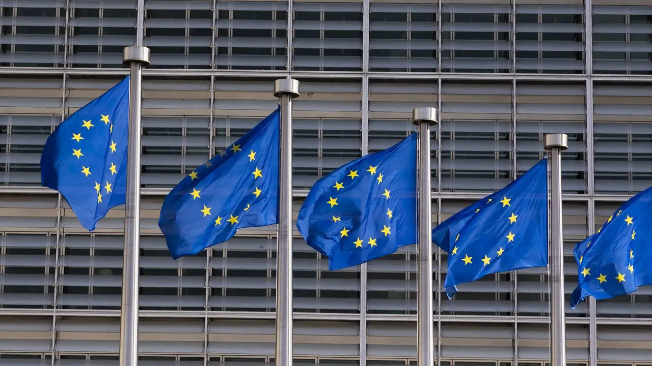 Banderas de la Uni&oacute;n Europea en Bruselas. EP / Vincent Isore
