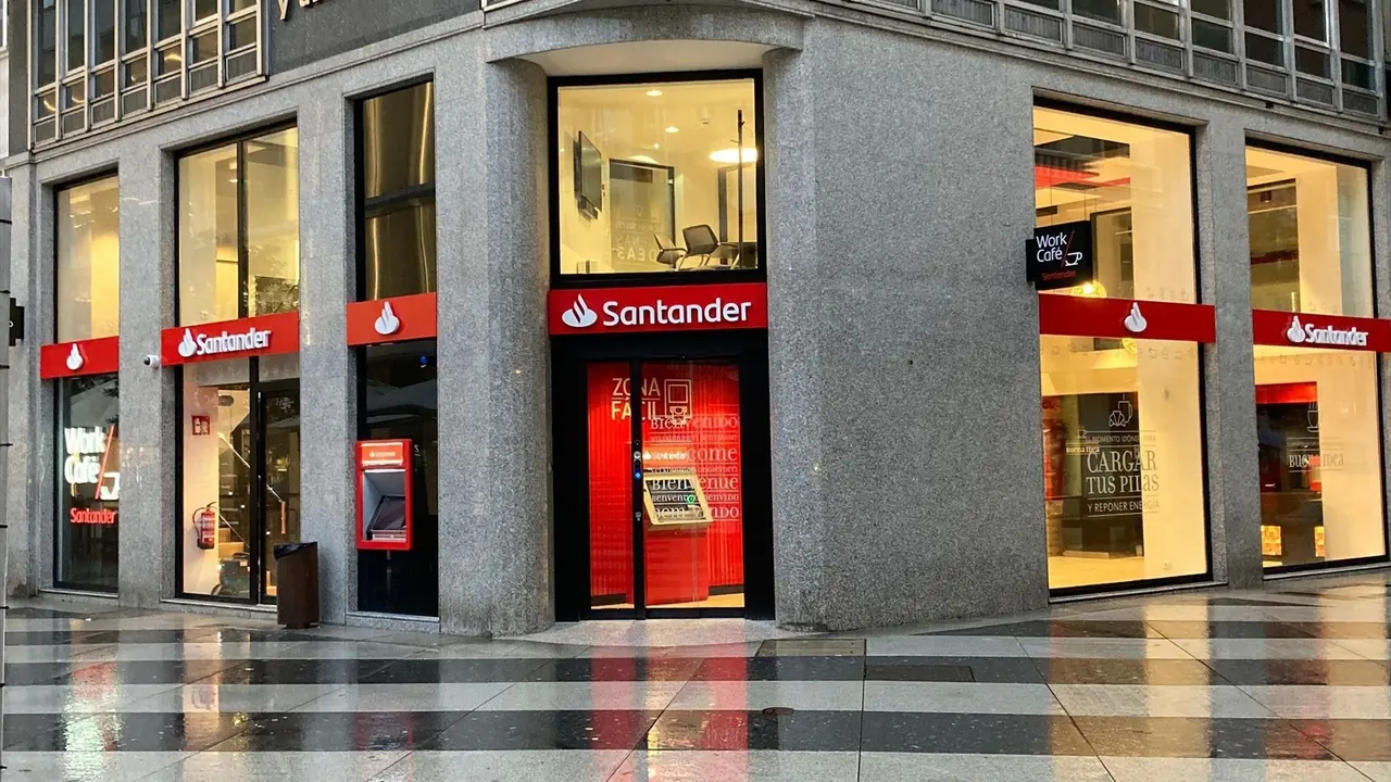 Una sede del Banco Santander. EP