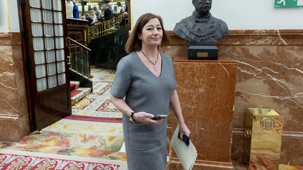 La presidenta del Congreso, Francina Armengol, a su salida de una sesi&oacute;n plenaria, en el Congreso de los Diputados. EP / Alberto Ortega