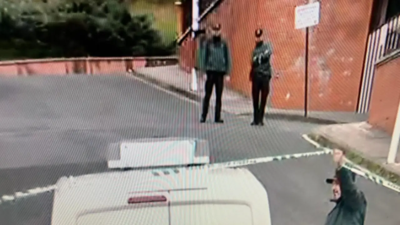 Captura de pantalla TVE donde en estos momentos se custodia el lugar donde se encontr&oacute; el cuerpo. / TVE