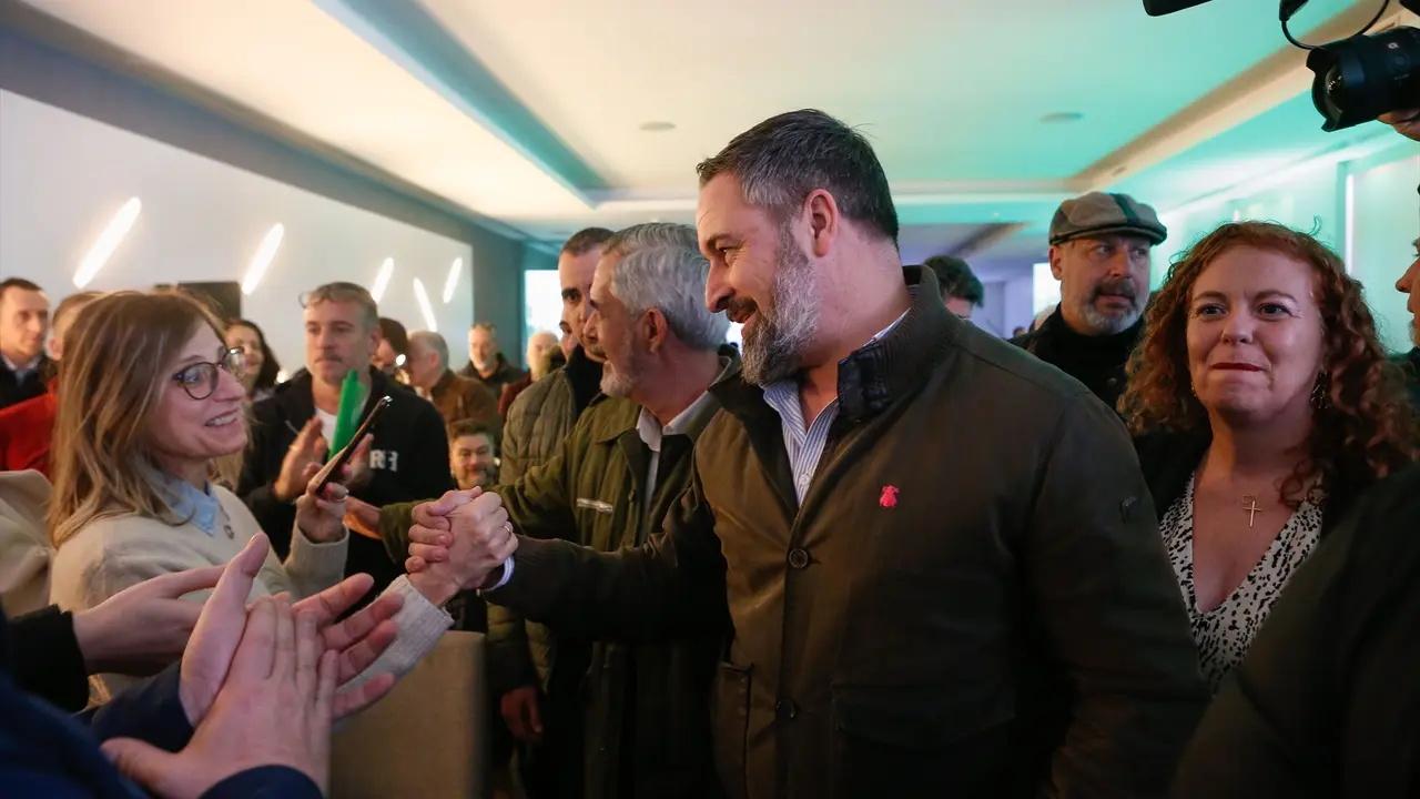 El l&iacute;der de VOX, Santiago Abascal (c). EP / Carlos Castro