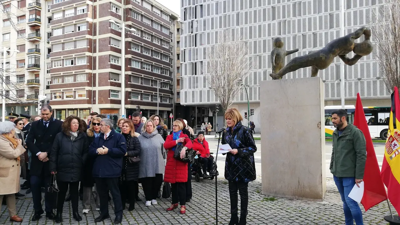 Acto en Pamplona en recuerdo de las v&iacute;ctimas de ETA. EP