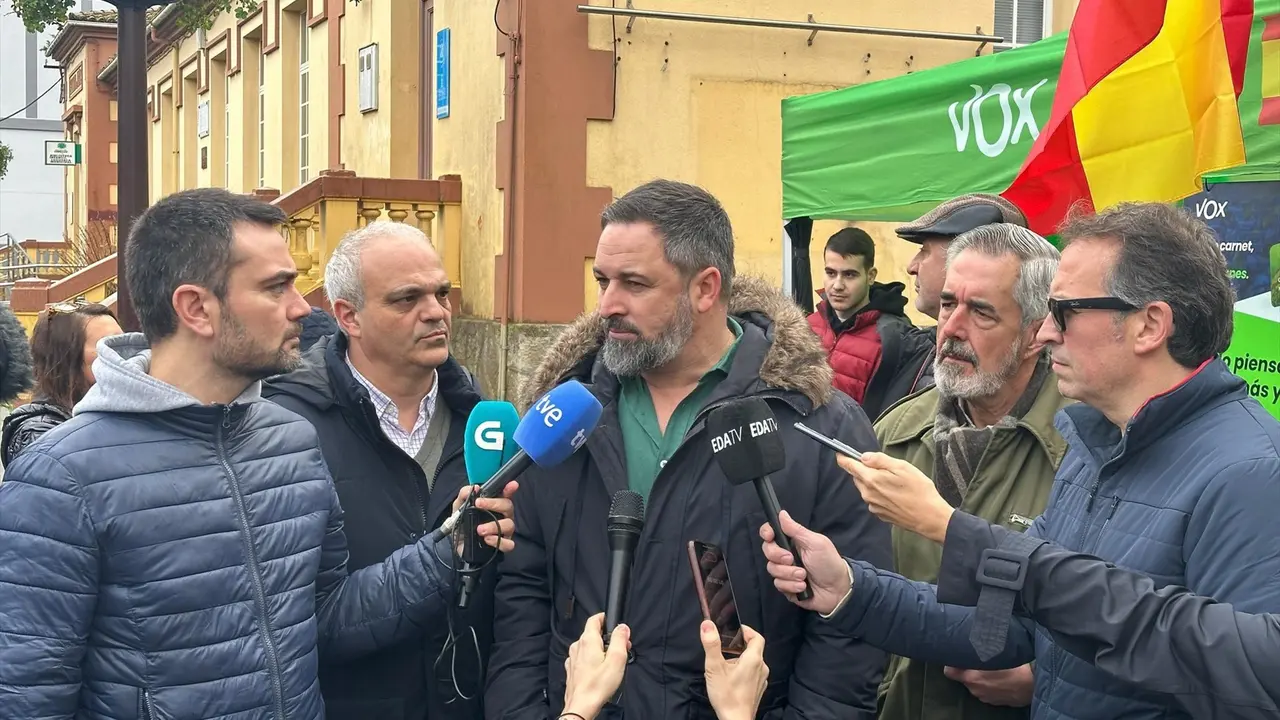 El presidente de Vox, Santiago Abascal, en Carballo (A Coru&ntilde;a). EP