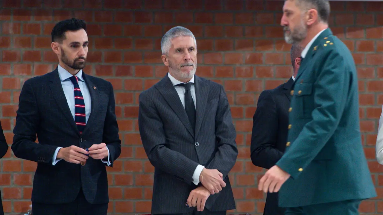 El secretario de Estado de Seguridad, Rafael P&eacute;rez (1i), y el ministro del Interior, Fernando Grande-Marlaska (c), durante un acto. EP / Gustavo Valiente